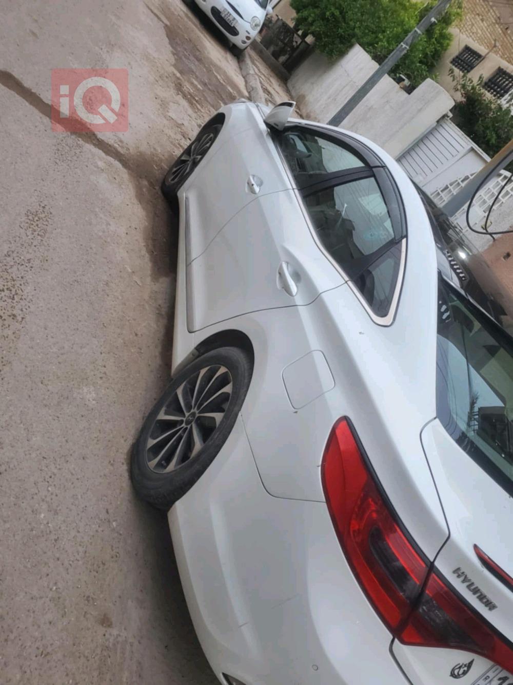 هیوندای ازێرا